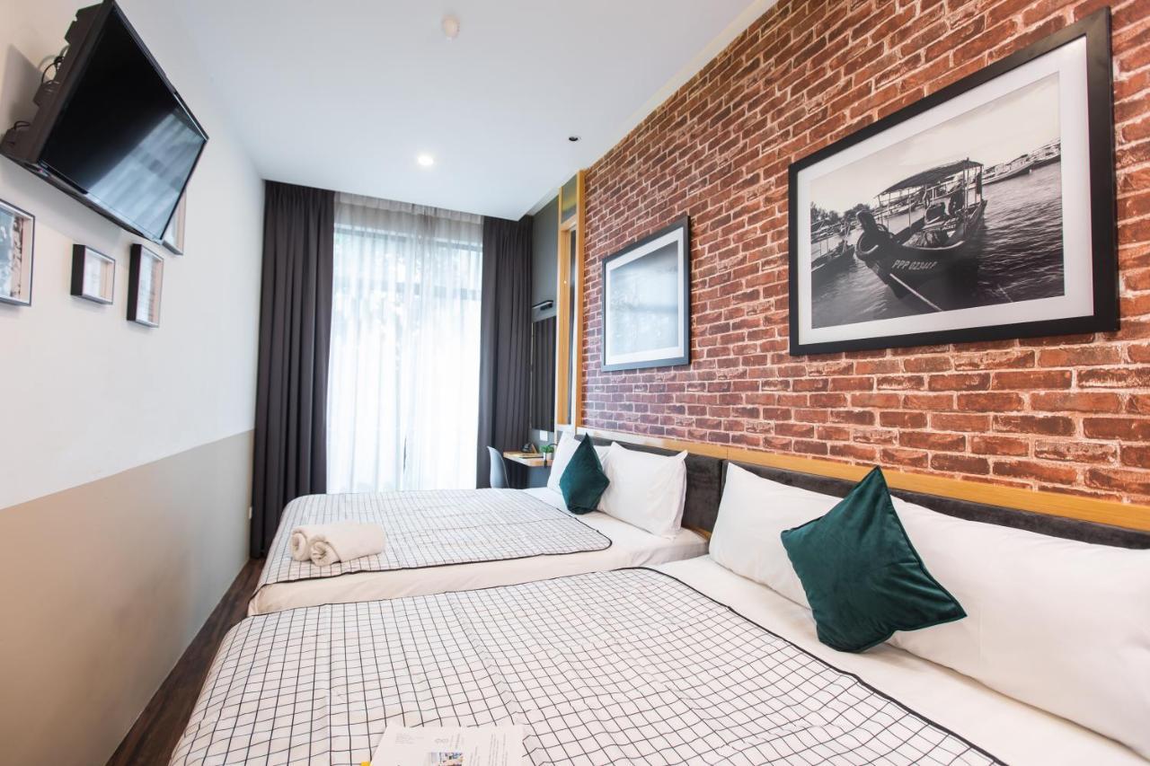 Hotel B Street